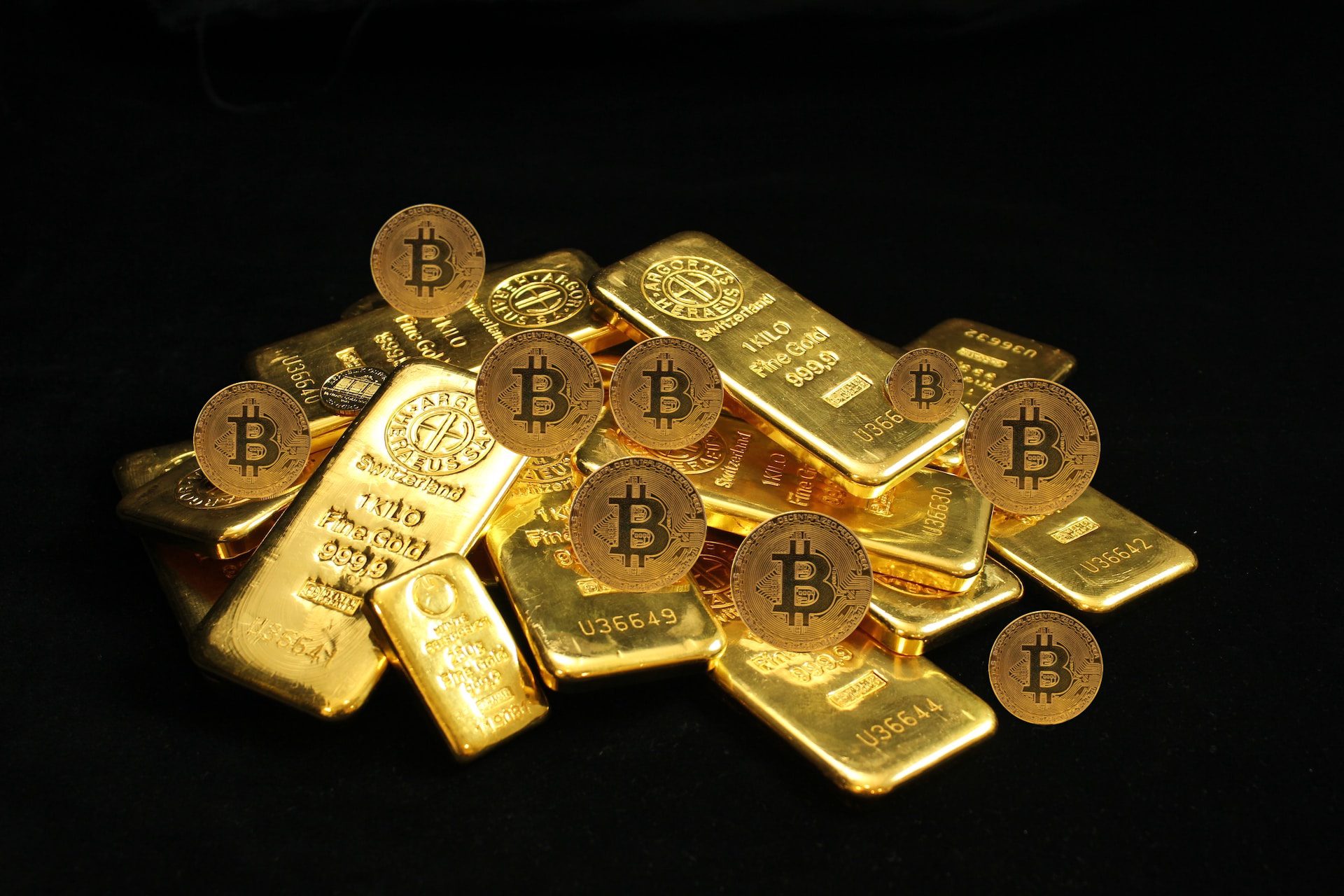 Oro Fisico e Oro Digitale (Bitcoin)